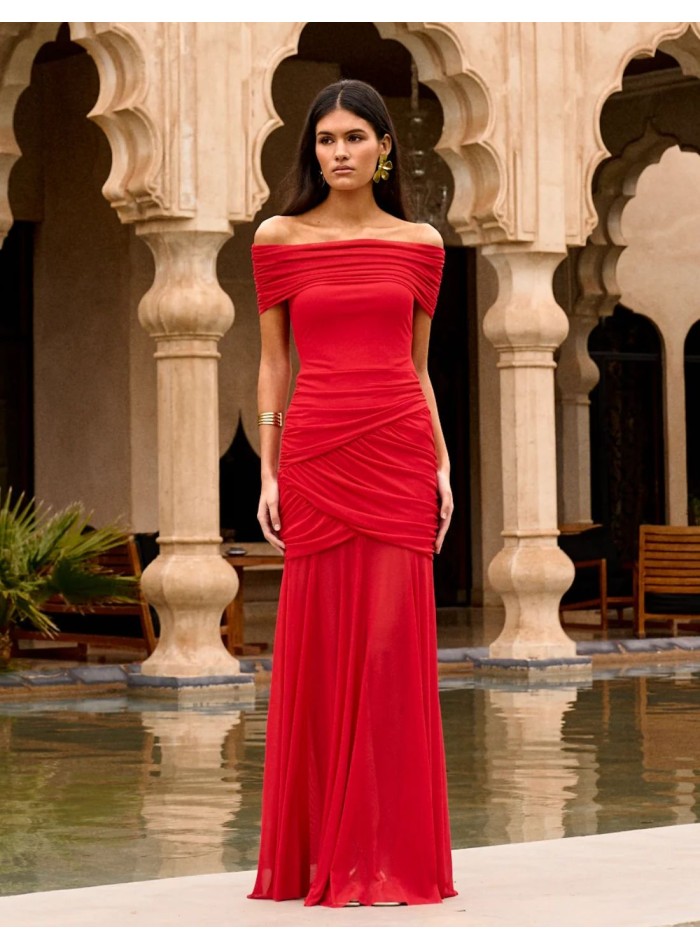 Vestido largo en color rojo con escote bardot drapeado