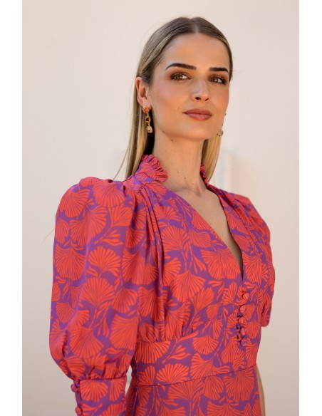 Robe midi imprimée avec encolure en V et manches bouffantes