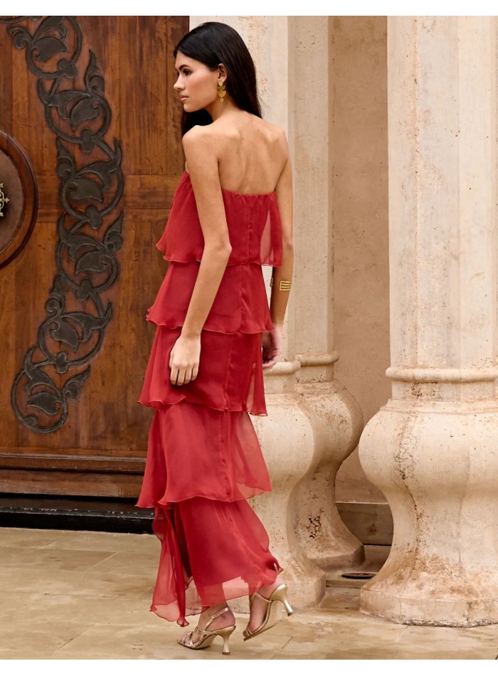Vestido largo para invitadas con capas de gasa