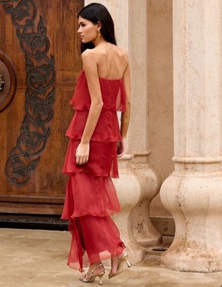 Vestido largo para invitadas con capas de gasa