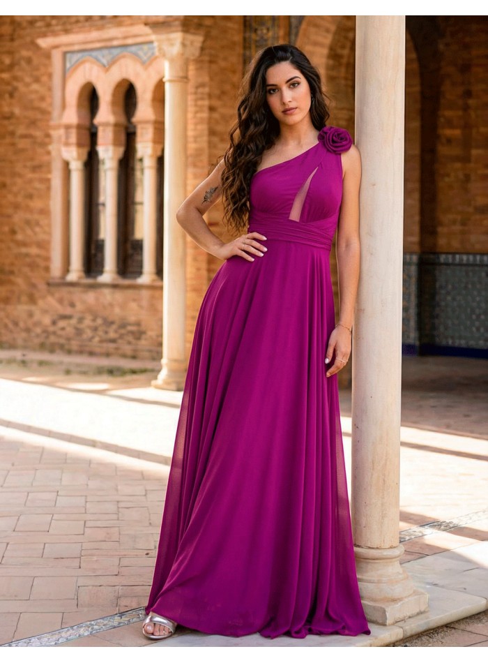 Robe de fête longue avec encolure asymétrique...