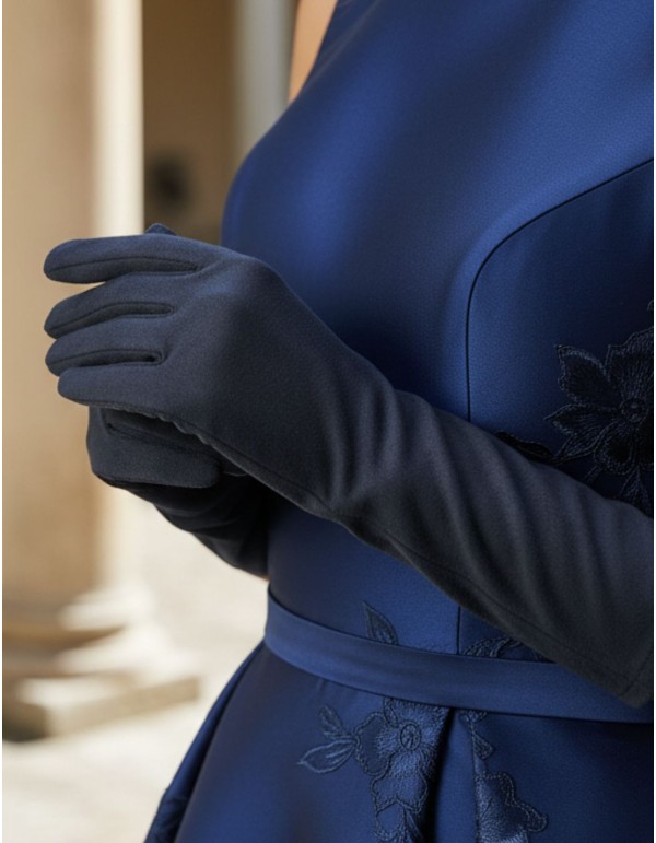 Grey suede gloves for guests