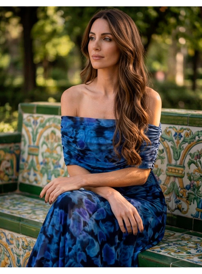 Robe longue élégante de couleur bleue