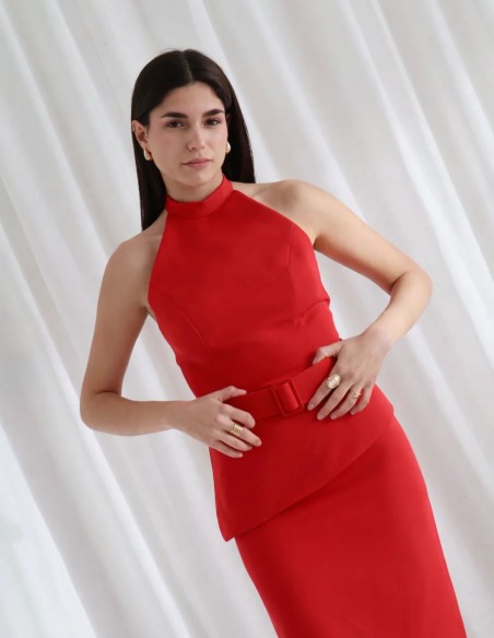 Ensemble deux pièces rouge en crêpe pour une invitée