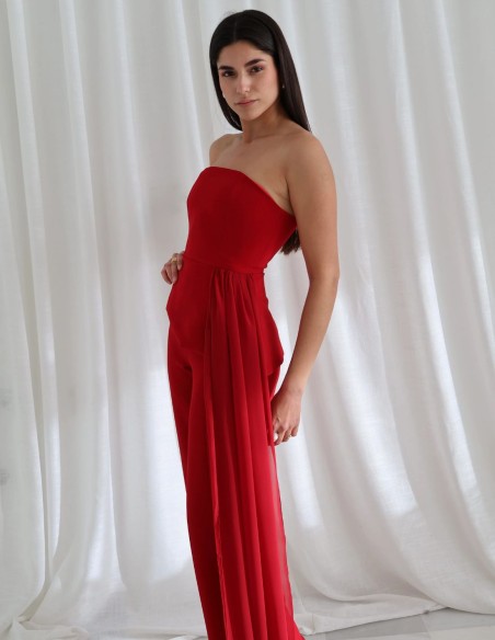 Set de dos piezas con top palabra de honor y pantalón de pinzas rojo