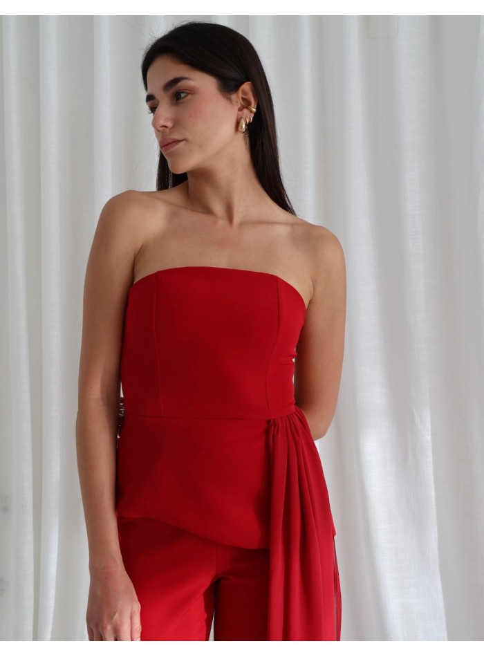 Set de dos piezas con top palabra de honor y pantalón de pinzas para bodas de primavera