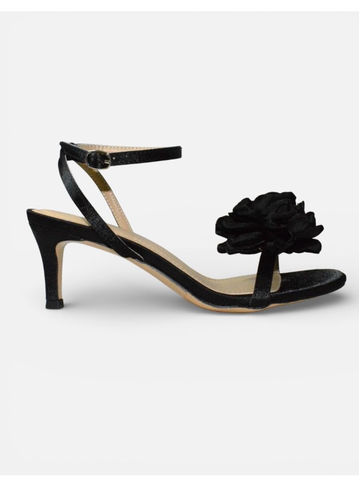 Satin low heeled sandal set with flower clip