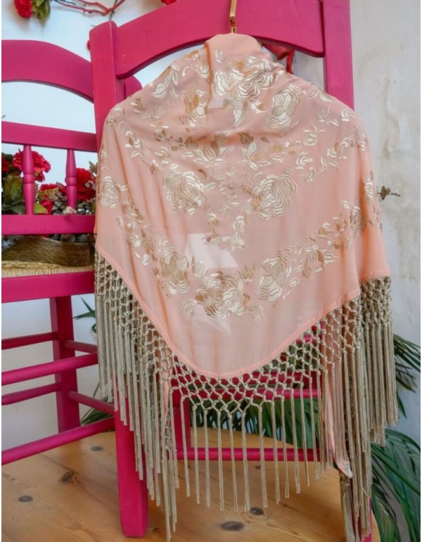 Mantoncillo salmón con flores bordas y flecos dorados 2