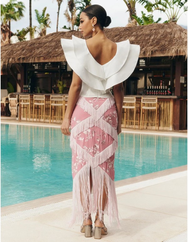 Falda midi rosa con flecos y bordados en color marfil 2