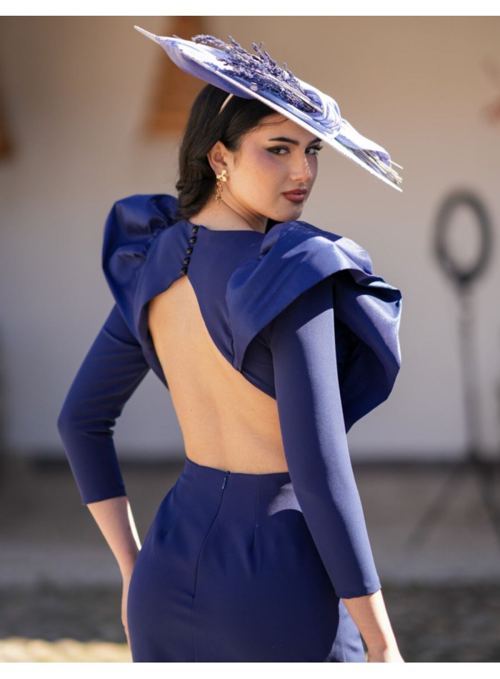 Robe midi en bleu marine avec volants sur les...