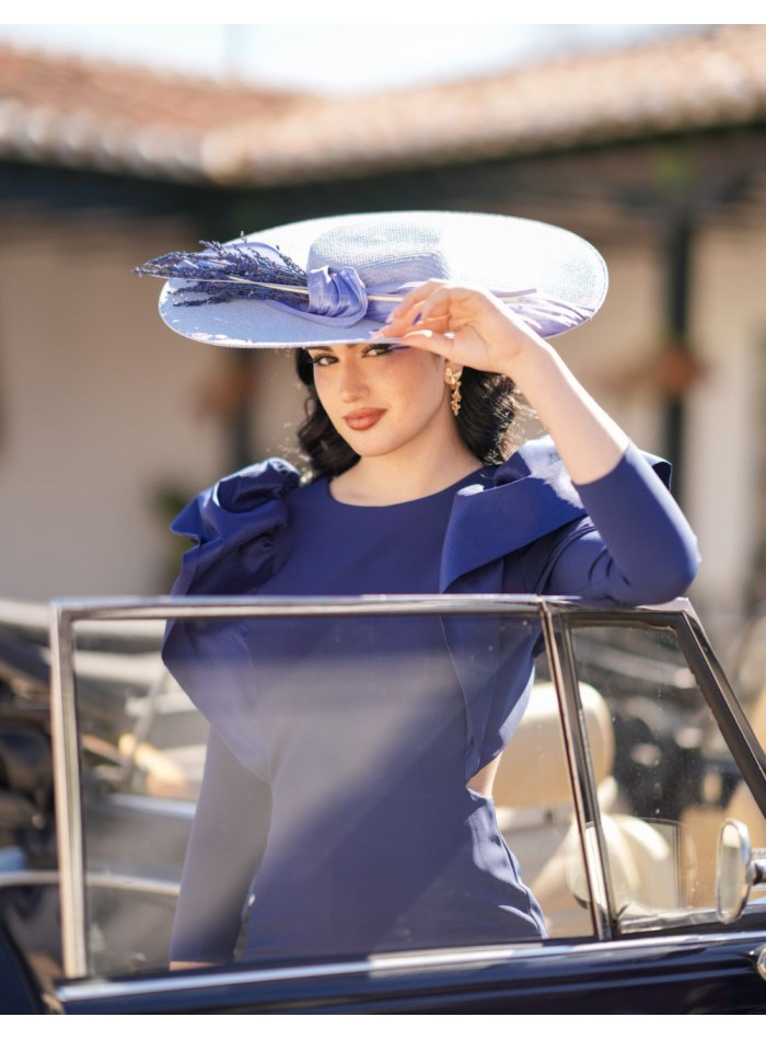 Robe midi en bleu marine avec volants sur les...