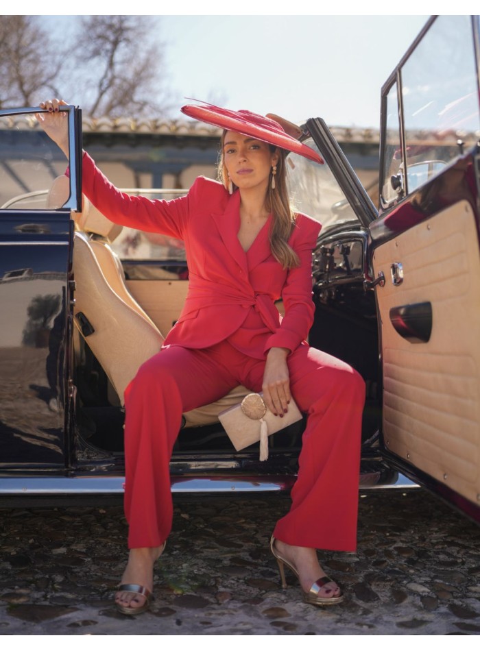 Conjunto de dos piezas confeccionado en crepé para invitadas