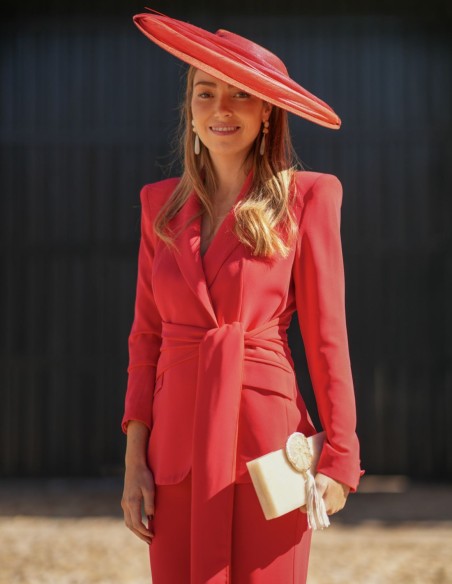 Two-piece set in deep red color made in crepe