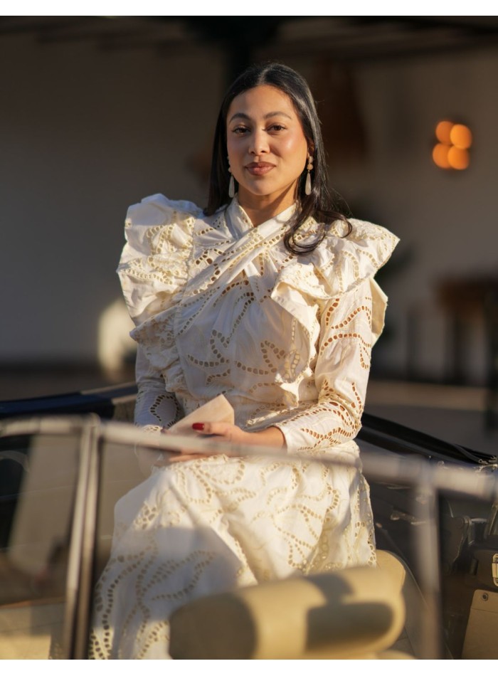 Robe midi à encolure fermée et volants en tissu...