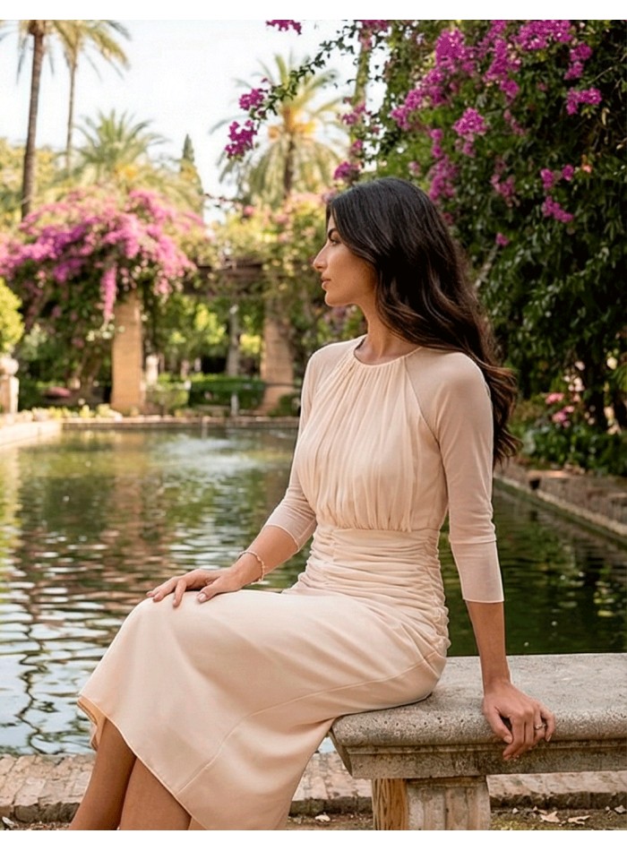 Robe midi blanc cassé à encolure fermée et...