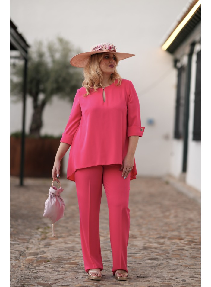 Conjunto para invitada con pantalón largo en color coral para primavera