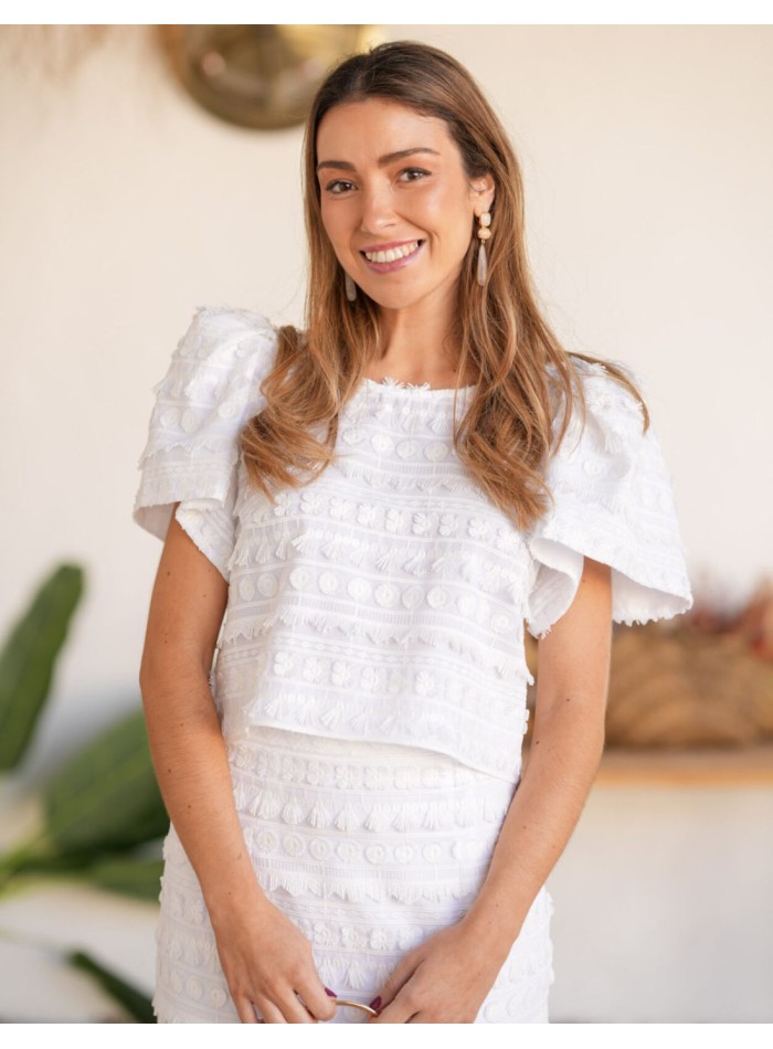 Conjunto blanco de blusa y falda