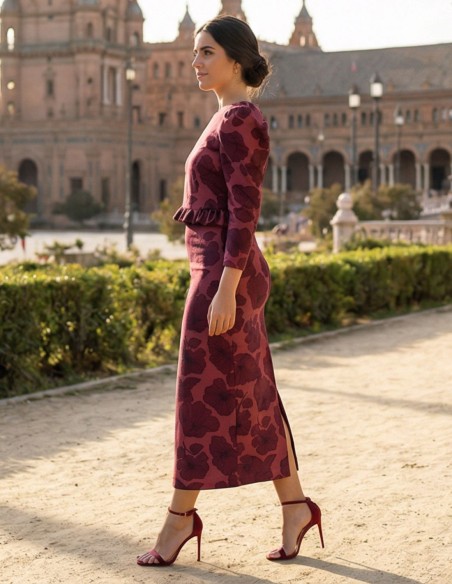 Two-piece set with floral print in burgundy color