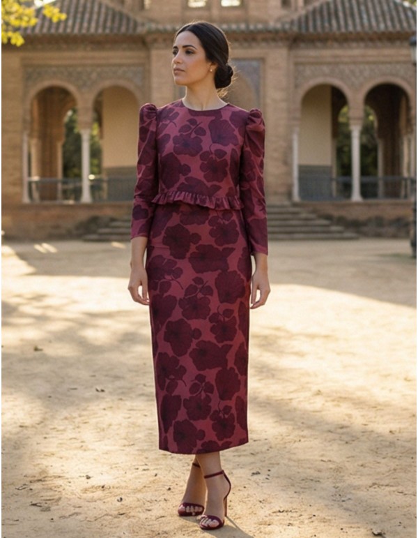 Two-piece set with floral print in burgundy color