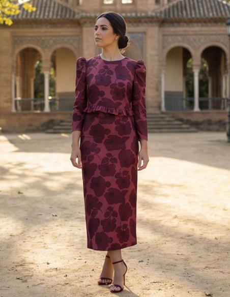Two-piece set with floral print in burgundy color