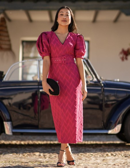 Robe midi imprimée fuchsia avec manches maxi et ceinture