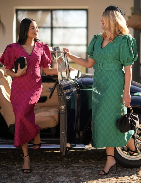 Robe midi imprimée fuchsia avec manches maxi et ceinture