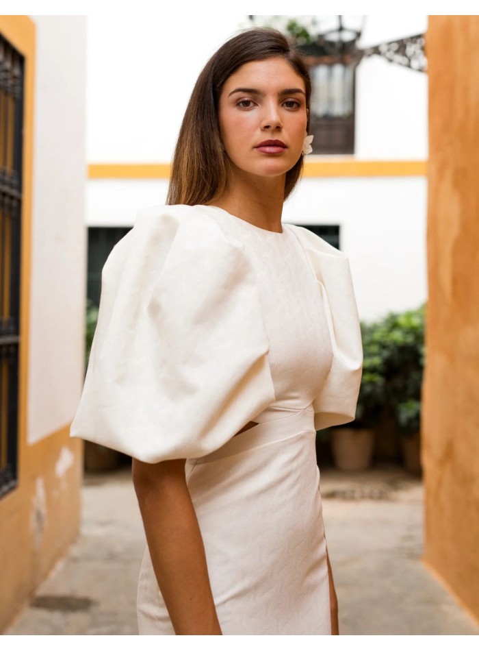 Robe midi à manches bouffantes et découpes