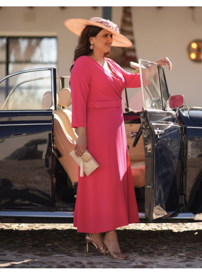 Robe midi rose en crêpe avec ceinture