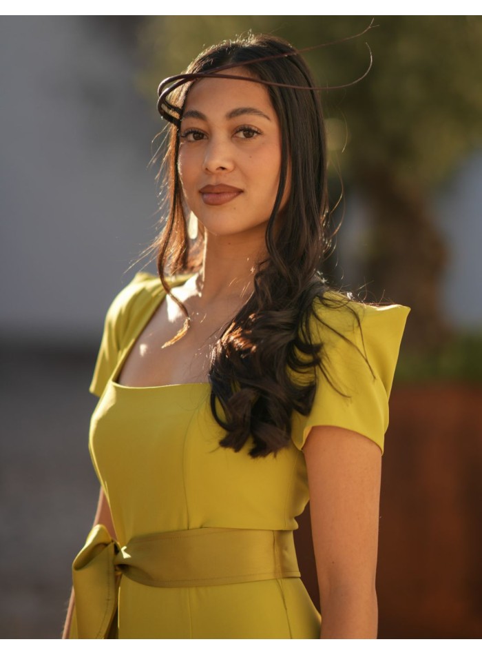 Robe longue à manches courtes et encolure...