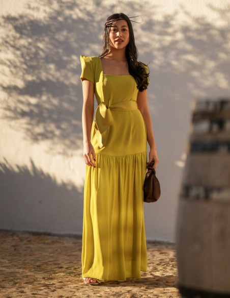 Pistachio long dress with short sleeves and square neckline
