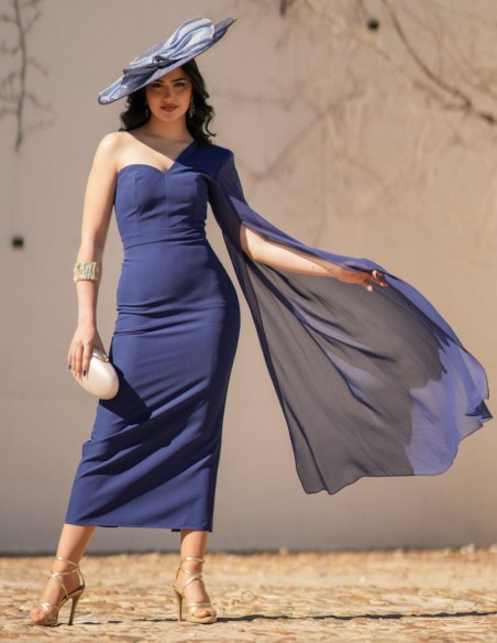 Robe midi en crêpe bleu marine avec encolure asymétrique