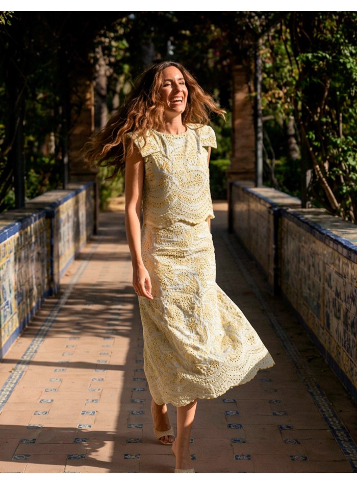 Yellow die-cut set of structured top with...