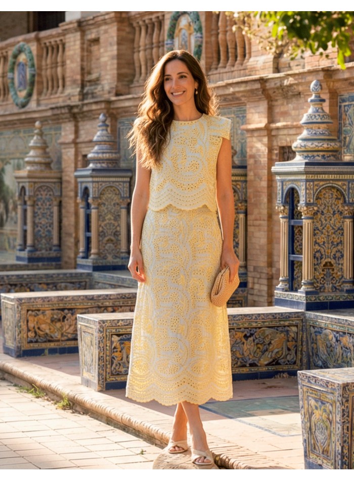 Conjunto amarillo troquelado de top...