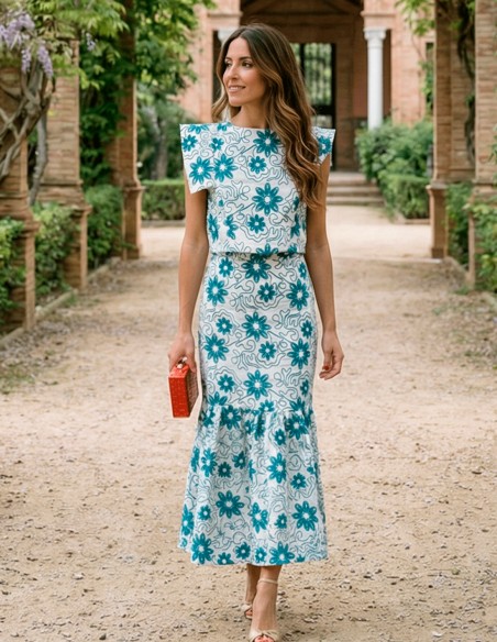 Ensemble brodé bleu avec top structuré et jupe midi sirène