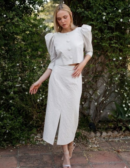 Ensemble deux pièces en tweed blanc avec manches bouffantes