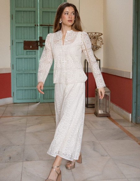 Veste en dentelle d'inspiration orientale en blanc