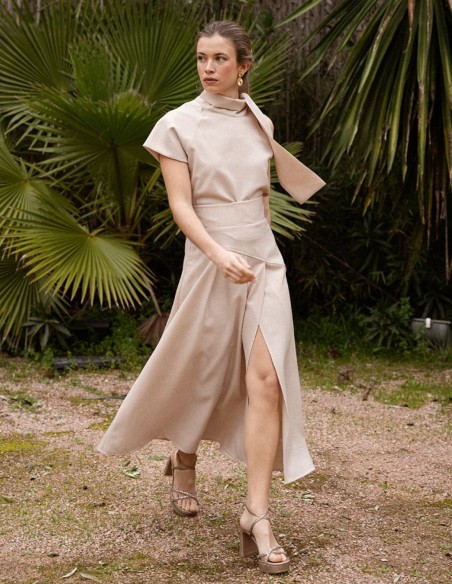 Beige midi skirt with beige boards for guests