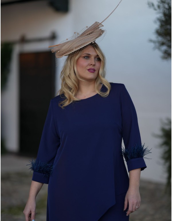 Guest ensemble with blouse and straight cut pants 2