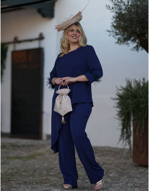 Guest ensemble with blouse and straight cut pants