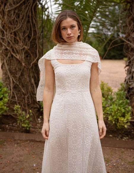 Strapless midi dress made of lace with crepe lining