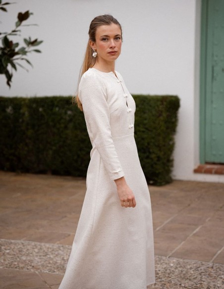 Vestido midi de tweed en color beige