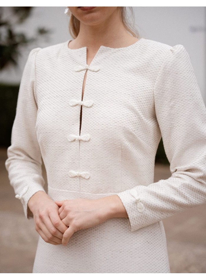 Robe midi en tweed beige avec une jupe...