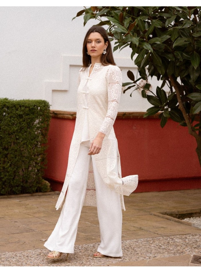 Kimono de encaje en color crudo a conjunto