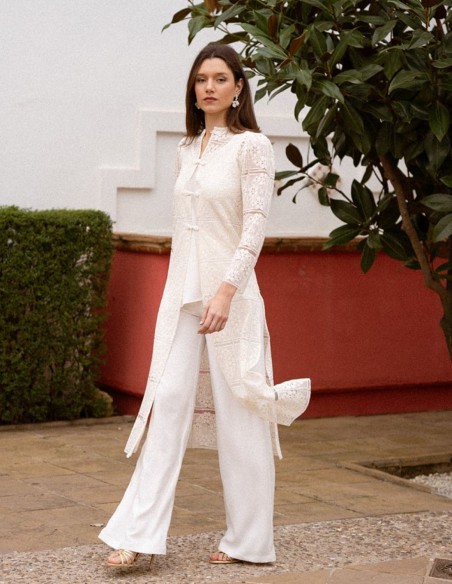 Kimono de encaje en color crudo a conjunto