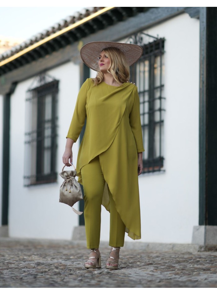 Ensemble robe et pantalon droit de l'invité