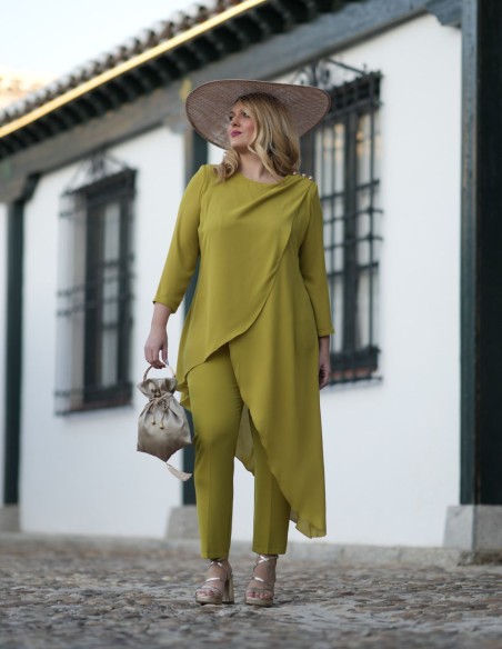 Ensemble robe et pantalon droit de l'invité