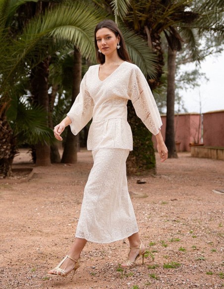 Top de encaje a conjunto para invitada