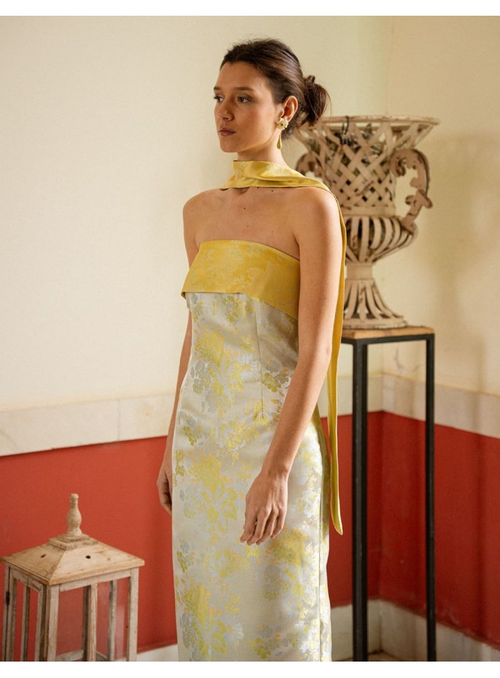 Vestido midi con estampado oriental y palabra de honor para invitada