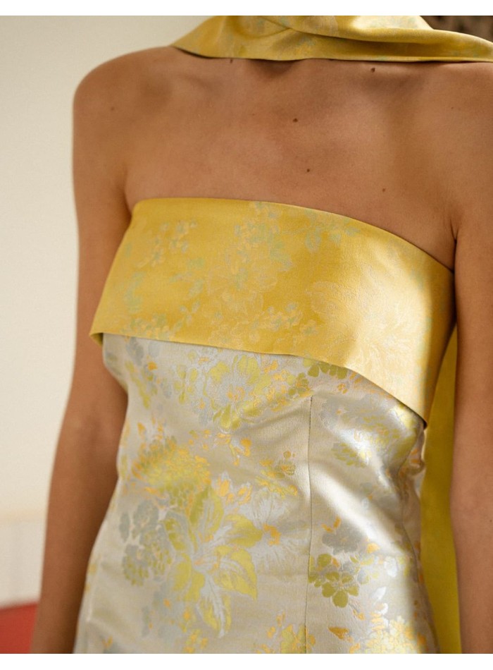 Vestido midi con estampado oriental y palabra de honor azul y amarillo