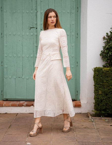 Vestido midi de encaje con falsos bolsillos